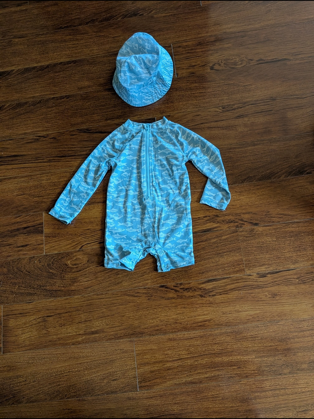 Eddie Bauer Light Blue Shark-Print Long-Sleeve Swim Rashguard with Hat Sz 18M